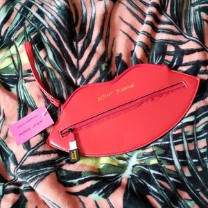 BETSEY JOHNSON Lipstick Sunglass Case Wristlet NEW